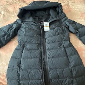 Canada Goose Women's black Puffer Jacket